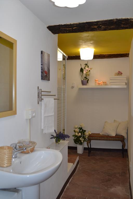 Studio In Centre Apartment Лука Екстериор снимка