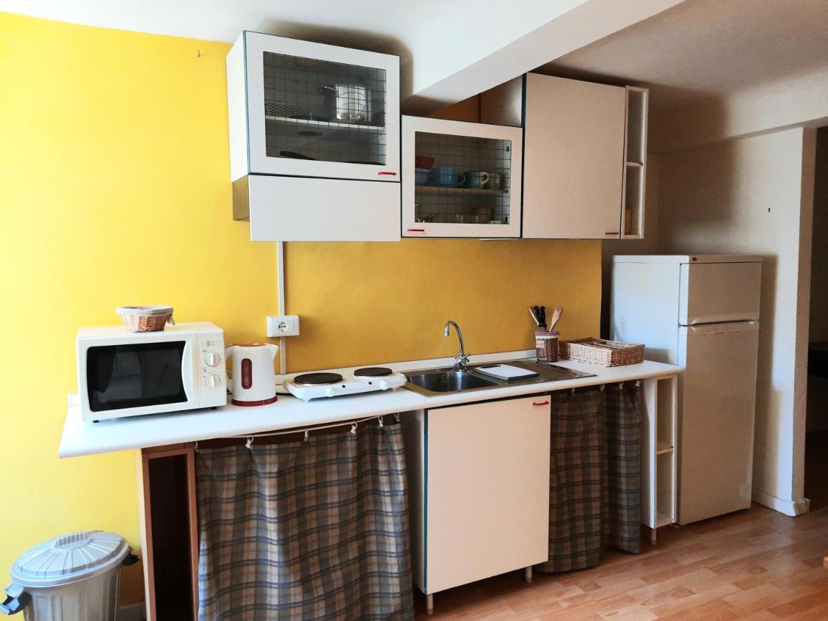 Studio In Centre Apartment Лука Екстериор снимка