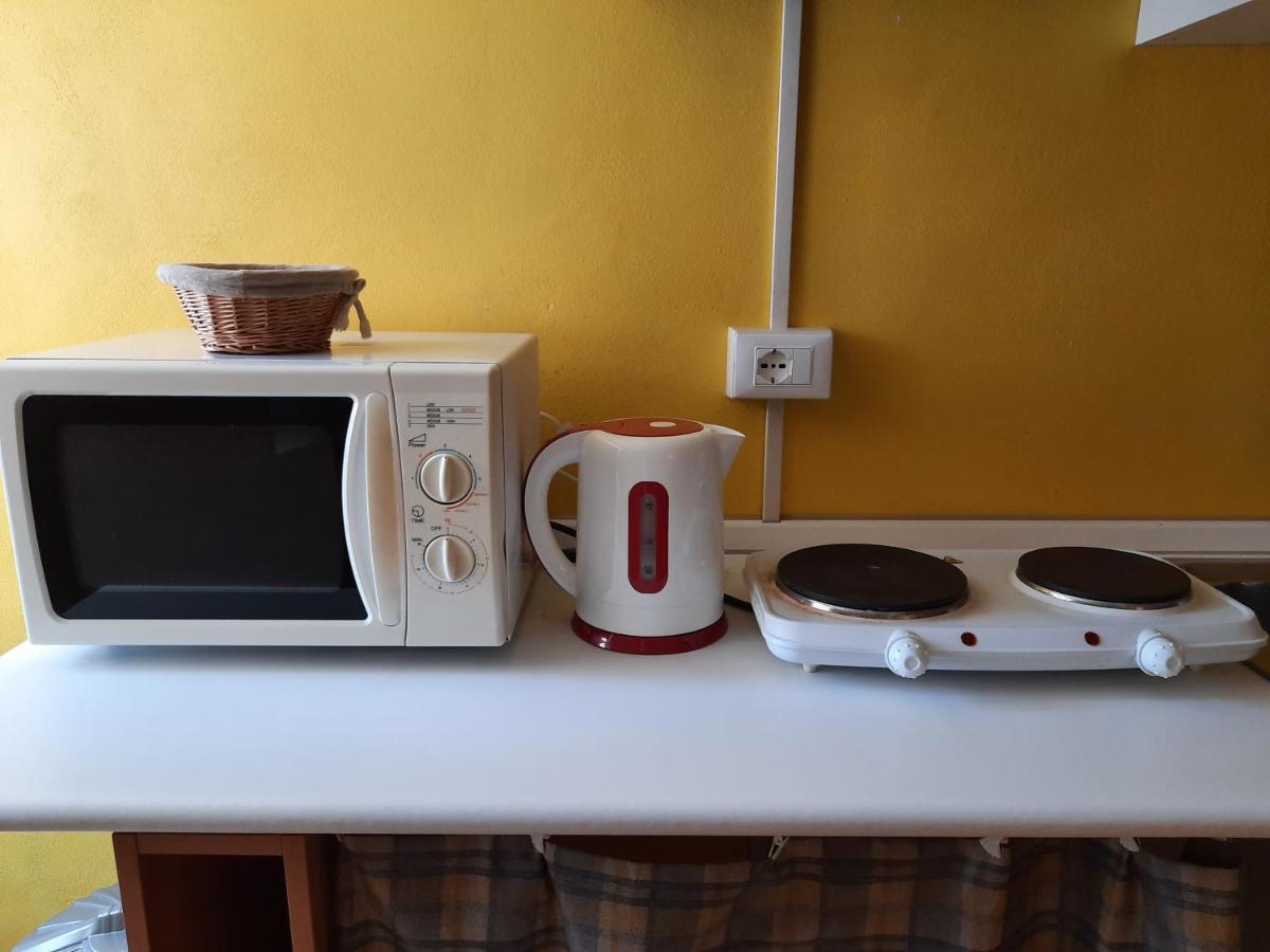Studio In Centre Apartment Лука Екстериор снимка
